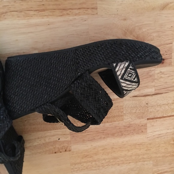 Heels - Picture 2 of 3